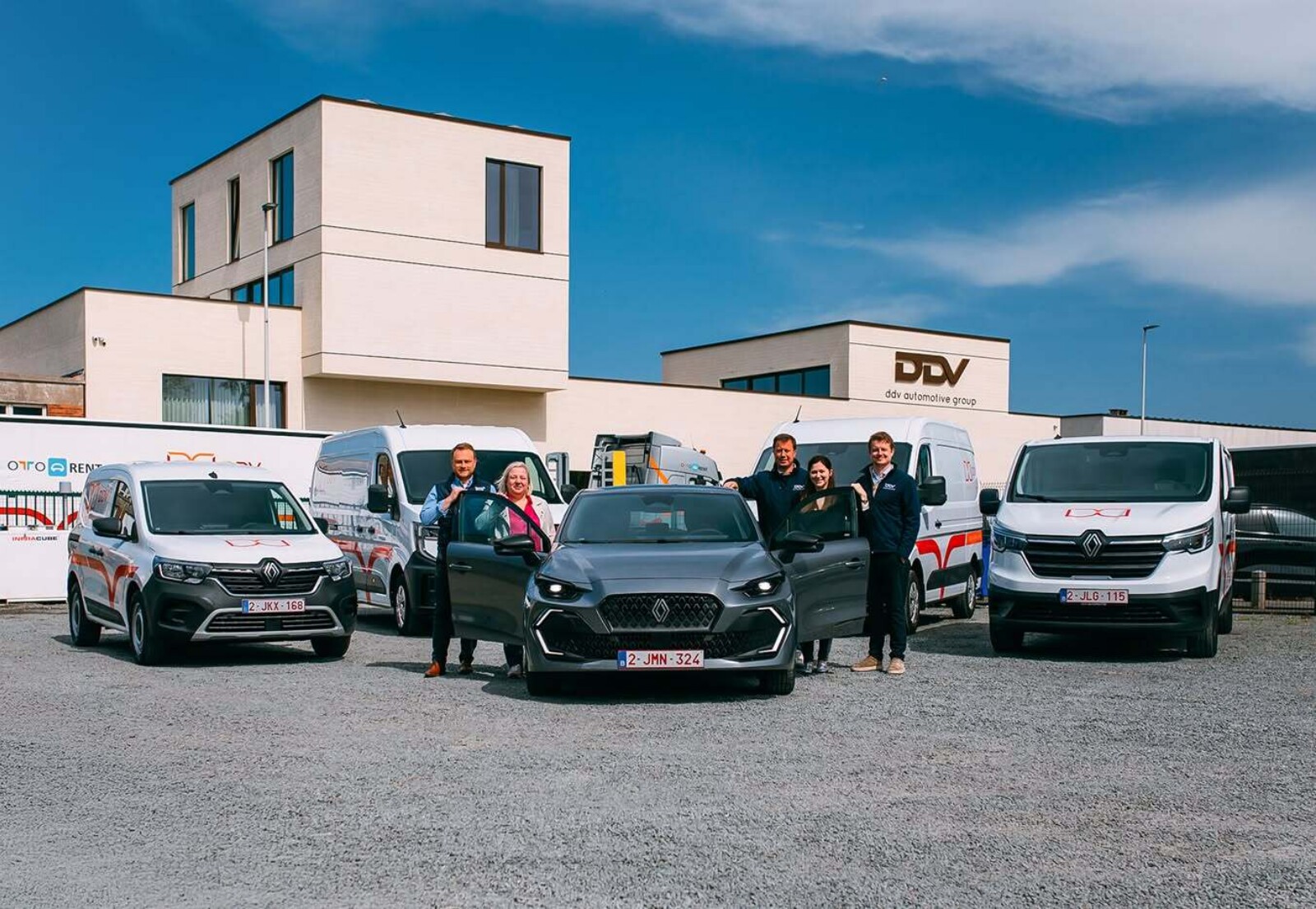 100 Renaults