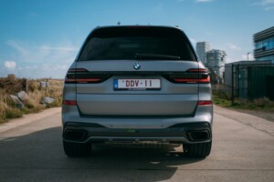 Exclusive SUV - Image 4